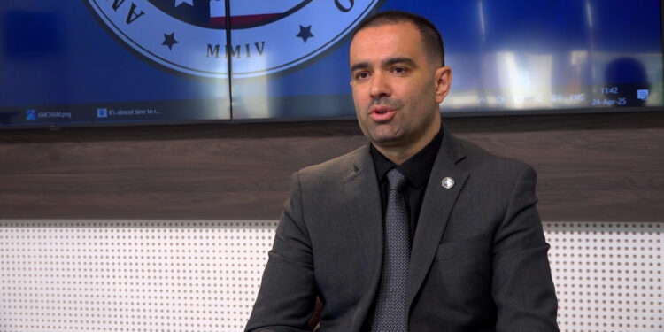 Oda Amerikane: Ngërçi politik po i kushton Kosovës në zhvillim ekonomik, investime dhe fuqizim ndërkombëtar