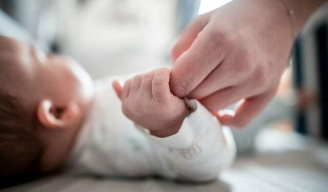 Pasojat e emigrimit/ Viti nis me rënie demografike, më shumë vdekje se lindje