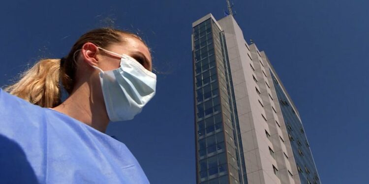 Oferta pune ende pa e marrë diplomën, Kosova si fabrikë e mjekëve që ikin jashtë