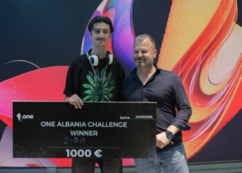 Kodim dhe kreativitet, One Albania përkrah gjeneratën e ardhshme të talenteve të teknologjisë në Junctionx Tirana