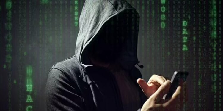 “Përshëndetje nënë!” Zbulohet skema e re e mashtrimit në WhatsApp, janë vjedhur më shumë se 500 mijë euro