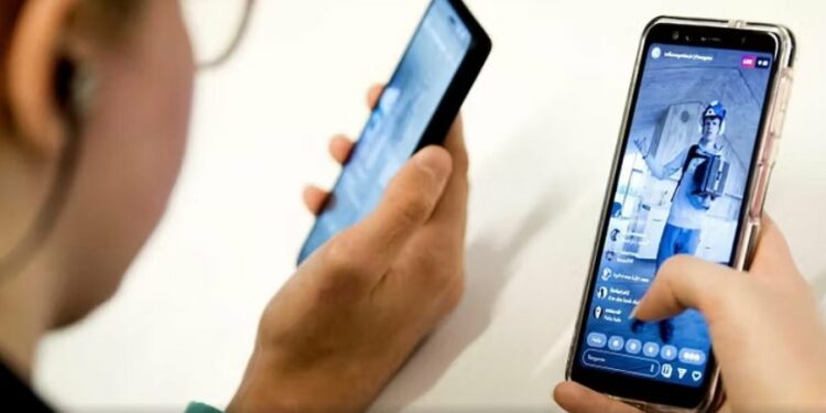 Finlanda miraton ligjin për kufizimin e përdorimit të celularëve në shkolla