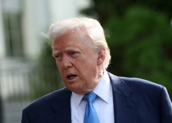 Trump kërcënon me sanksione këdo që blen naftë nga Teherani