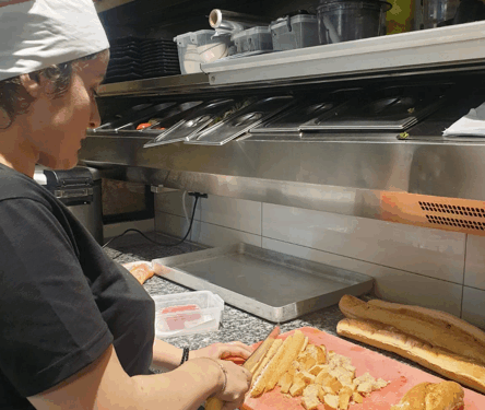 Kredo.al dhe Fshati SOS Shqipëri fuqizojnë të ardhmen e të rinjve dhe grave përmes edukimit profesional