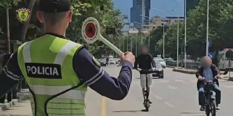 35% e aksidenteve nga monopatinat, gjobë deri në 1 mijë lekë drejtuesve pa kaskë mbrojtëse