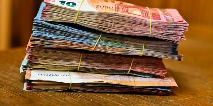 Nga një copë pice… te një milion dollarë: Çifti amerikan fiton lotarinë rastësisht