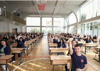 Maturantët me provime. Por më pas, si i zgjedhin degët e studimit?