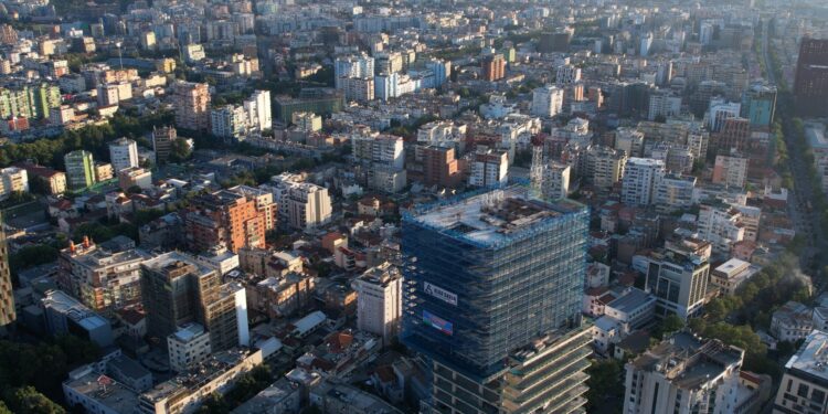 Prezantohet ligji i ri për bashkëpronësinë, regjistër për çdo pallat dhe komisione për zgjidhjen e mosmarrëveshjeve