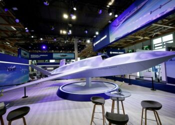 Dronët që do të ndryshojnë luftën prezantohen në Panairin e Parisit