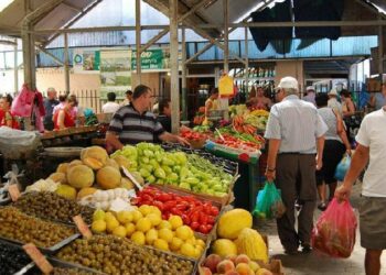 Shifrat e fundit/ Turistët rrisin konsumin dhe të ardhurat në buxhet