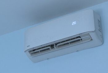 Vapa vë në lëvizje shtetin, institucionet hapin tendera për të blerë kondicionerë