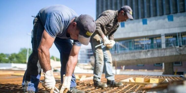 Zgjidhni zanatet, regjistrimet në arsimin profesional nisin në Korrik, mbi 2500 bursa për të rinjtë