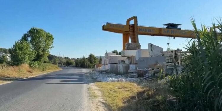 Pastrimi i akseve nacionale, sot skadon afati për bizneset që të lirojnë hapësirat