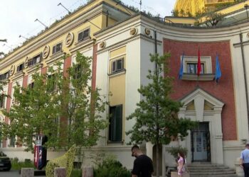 Largohen edhe nënkryetarët e Bashkisë së Tiranës! Rama kërkon emra të rinj deri në zgjedhje