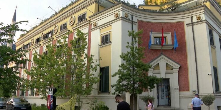 Largohen edhe nënkryetarët e Bashkisë së Tiranës! Rama kërkon emra të rinj deri në zgjedhje