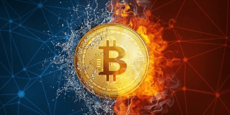 Bitcoin arrin një nivel rekord mbi 121 mijë dollarë