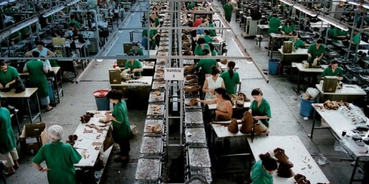 Veshjet për ushtrinë/ Manifaktura apel qeverisë: Mundësi strategjike, na ndihmoni me kontratat