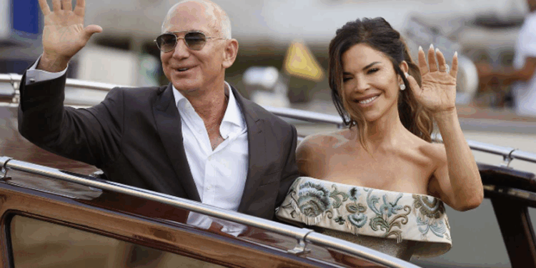 Jeff Bezos lë bakshish marramendës në hotelin luksoz në Venecia pas dasmës