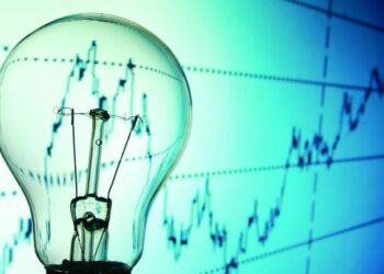 Turistët dhe temperaturat e larta rrisin me 20% konsumin e energjisë, ja cfarë po ndodh në terren