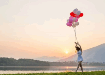 Indeksi Botëror i Lumturisë, kryesojnë vendet nordike. Ja ku renditet Shqipëria