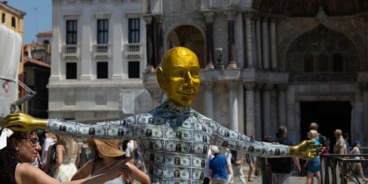 A është imorale të jesh shumë i pasur? Studimi tregon perceptimet e qytetarëve nga 20 vende të botës