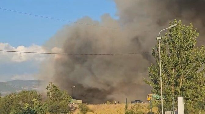 Ishte paralajmëruar, digjen në ajër plehrat e inceneratorit të Elbasanit