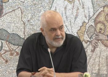 Ndërtimet pa leje, Rama: Çdo godinë do të rrafshohet, nuk ka investitorë strategjikë në Theth