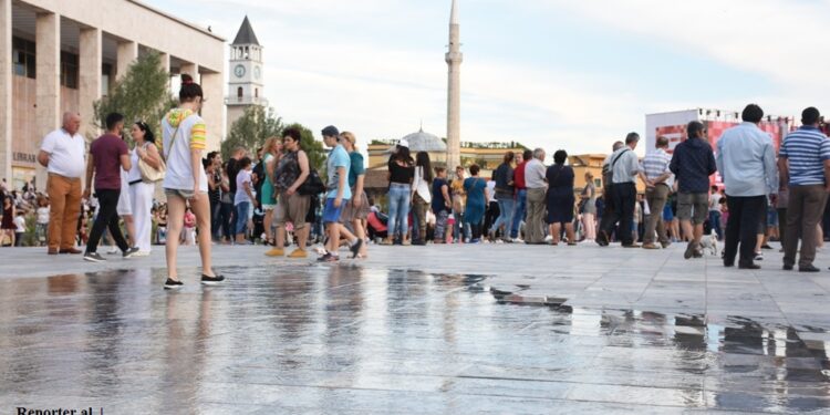Furtuna në bashki, cfarë po bëhet keq nga pushteti vendor? Paratë shkojnë për paga