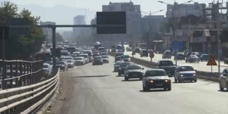 Tender emergjent për riparimin e rrugës Vorë- Ura e Dajlanit, ja sa është shuma