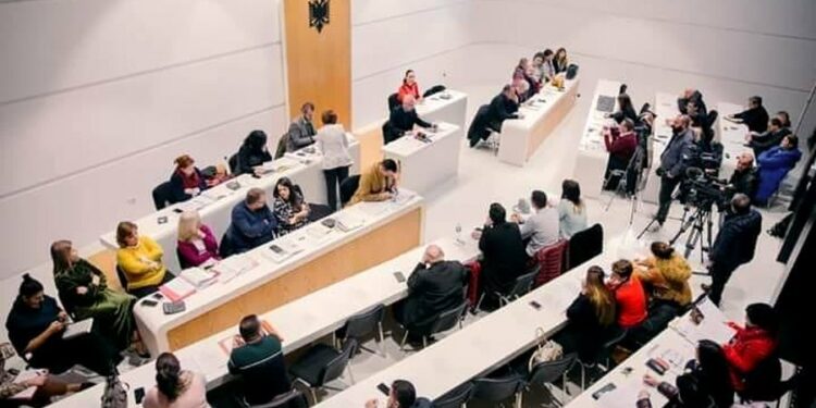 Ultimatumi i Ramës, nisin dorëheqjet e administratorëve në juglindje