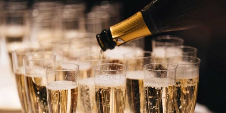 “Lufta e re” e shampanjës në tregun global