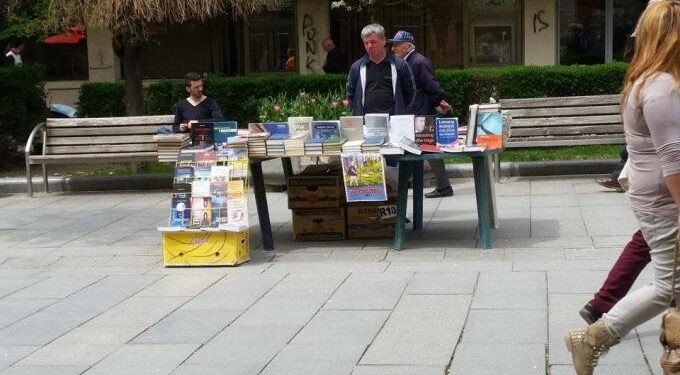 Njoftimi i Tatimeve: Tregtarët ambulantë nuk kanë detyrim për faturë apo dokumentacion tatimor