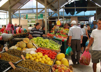 Turistët shtrenjtojnë jetesën në vend, inflacioni në qershor rritet në 2.4%
