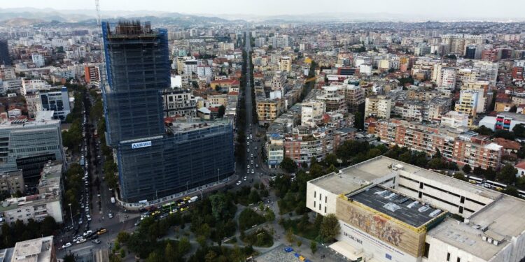 Përfitimet ekonomike dhe sociale të Shqipërisë nga momenti i mirë politik 2021-2025