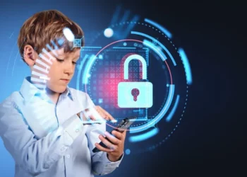 Rriten me 67% rastet e incidenteve online/ Vajzat më të prekura. Tirana, Durrësi dhe Kukësi paraqesin më shumë probleme