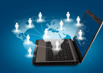 Si e përdorën shqiptarët kohën digjitale? 85% e shpenzuan duke folur në telefon, 27% duke u marrë me politikë