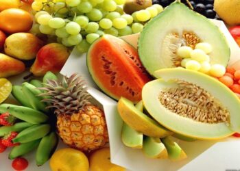 Ushqimet që janë të mira për t’u ngrënë në verë, mbrojnë lëkurën nga dielli