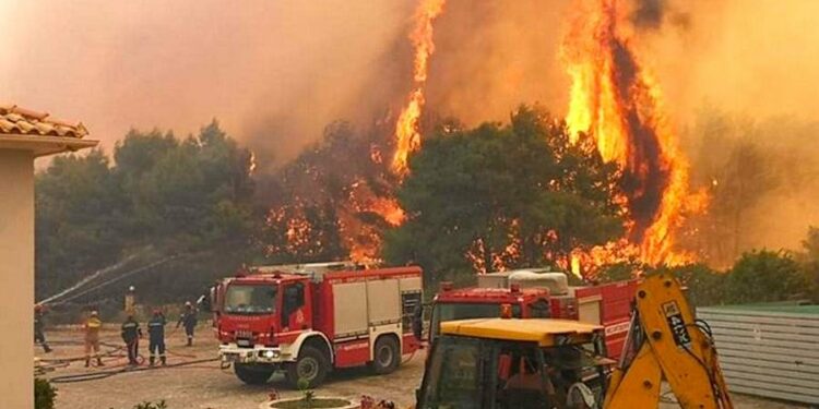 Shqiptarët nuk sigurojnë pronën nga zjarret – Renditemi ndër të fundit në Evropë. AMF: Rënie me 6% edhe e primeve nga kjo policë