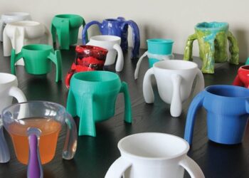 Vajza 11-vjeçare shpiku një filxhan unik për gjyshin që vuan nga Parkinsoni, sot është milionere