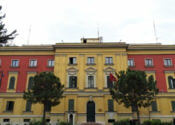 Qeveria përfiton nga rënia e euros, zbret në 54% niveli i borxhit të jashtëm