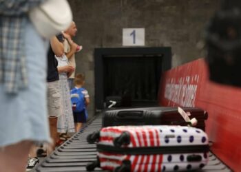 Mallra të shtrenjta në valixhe? Rastet kur duhet të deklaroni në kufi dhe kur jeni të përjashtuar