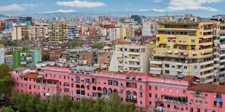 Vështirësi për të blerë një banesë, Organizata Europiane dhe Shqiptare japin alarmin: Ja ku duhet ndërhyrë