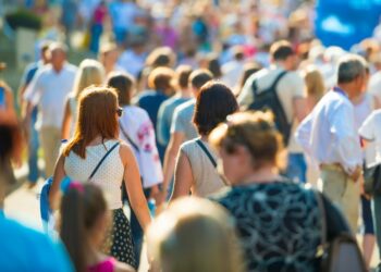 Çfarë po ndodh me të rinjtë në Shqipëri? Vendi ynë humbet 6.4% të meshkujve 25-29 vjeç brenda një viti