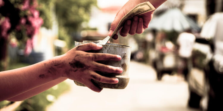 Mbështetja sociale, raporti: Shqipëria e fundit në rajon! Ofron përfitimin më të ulët, vetëm 70 euro! Kush qëndron në krye