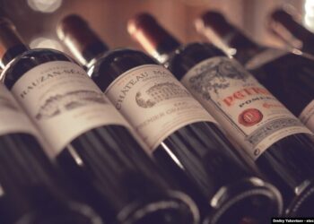 Presidenti Trump kërcënon me vendosjen e tarifave prej 200% ndaj pijeve evropiane