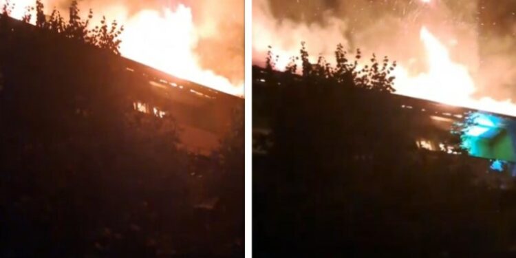 Zjarr i madh në qendër të Peshkopisë, digjet një pallat trekatësh, evakuohen banorët