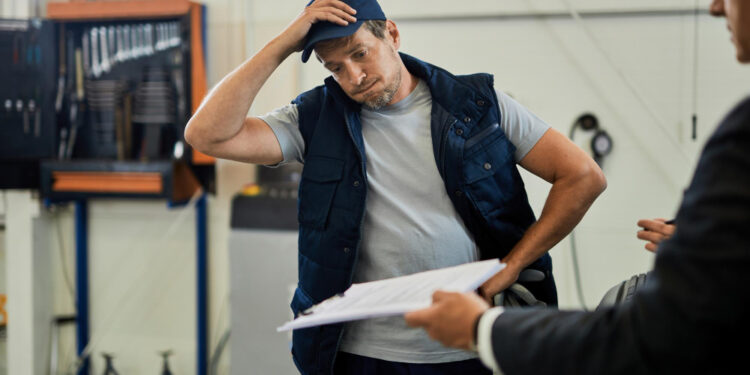 Raporti i Gallup: 36% e shqiptarëve po kërkojnë aktivisht një punë të re, sinjal i pakënaqësisë së lartë në tregun e punës në vend