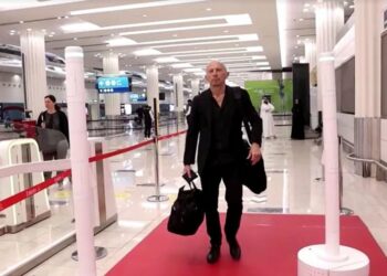 Në qilim të kuq dhe pa asnjë dokument, Dubai prezanton tunelin inteligjent për kontrollin e pasaportave në aeroport