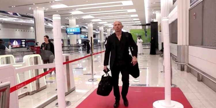 Në qilim të kuq dhe pa asnjë dokument, Dubai prezanton tunelin inteligjent për kontrollin e pasaportave në aeroport