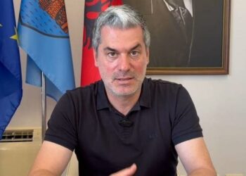 Ermal Dredha jep dorëheqjen si kryetar i bashkisë së Vlorës. Zbardhet letra drejtuar Kryeministrit